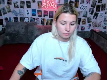 Medium tits white sex cam
