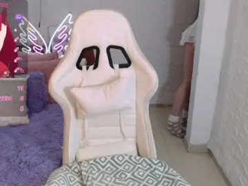 Full-private chat for 90+ tokens sex cam